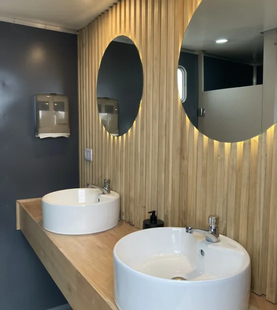 BAINUA-Baños moviles_interior2
