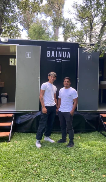 BAINUA-Baños moviles_limpieza2